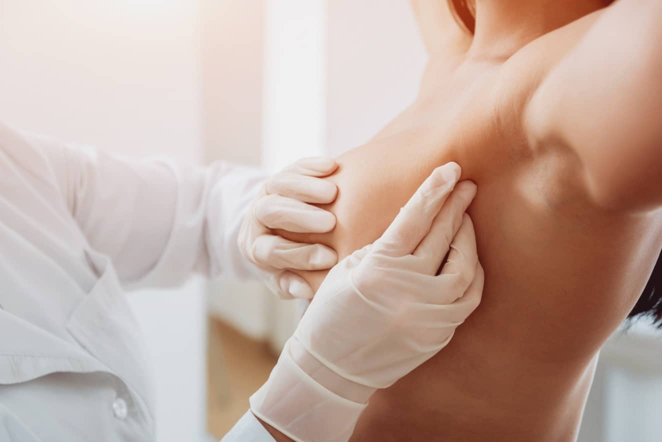 Au bout de combien de temps les résultats d'un lifting mammaire sont-ils visibles ? | Dr Runge | Paris